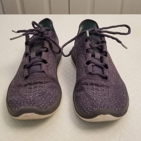 Under Armour Running sneaker Women's size 9.5  Grey - Picture 1 of 8